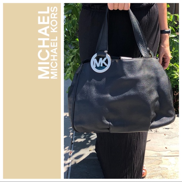 Michael Kors Handbags - MICHAEL KORS Medium Pebbled Leather Shoulder Tote